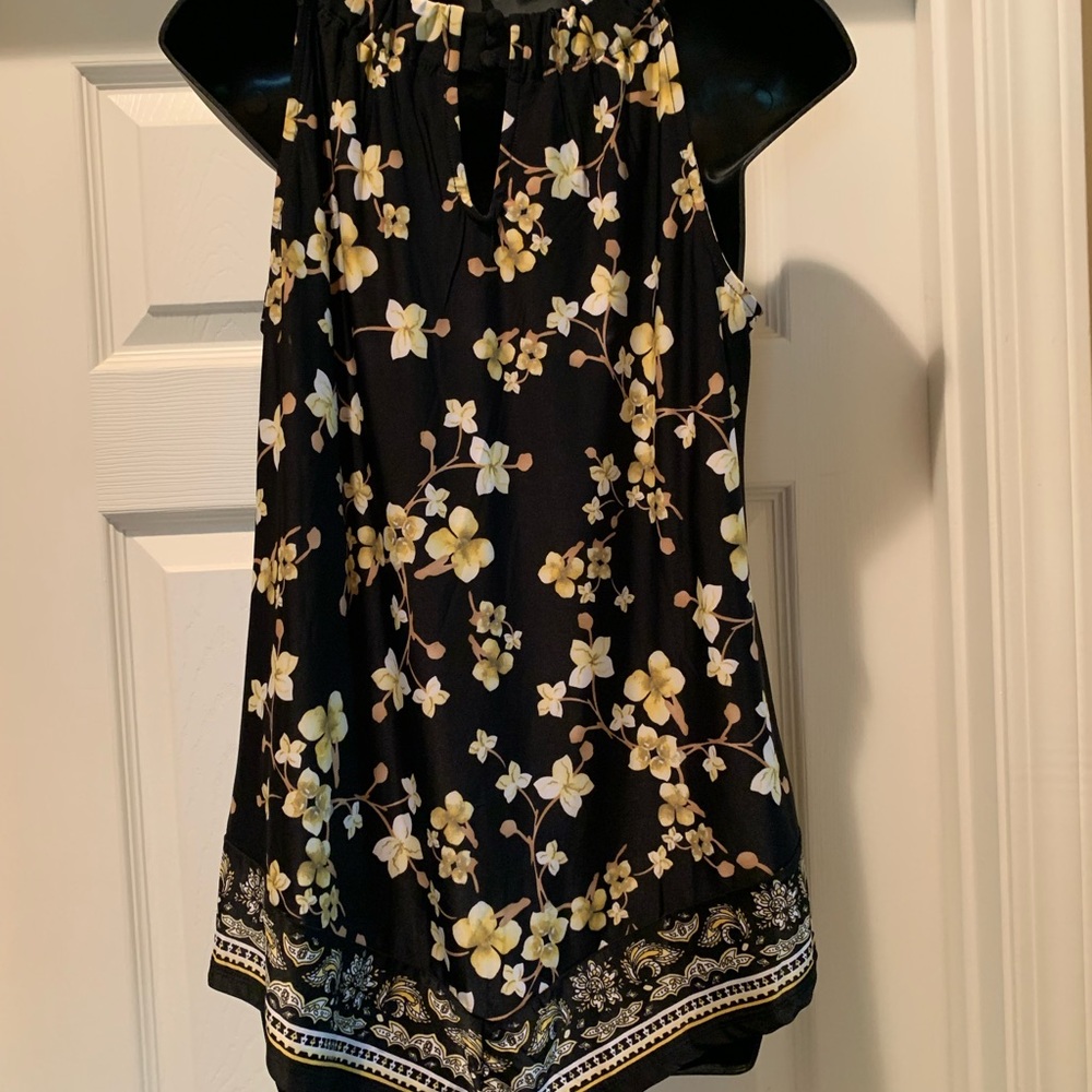 INC Floral Top - Picture 4 of 6